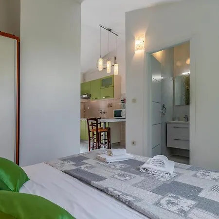 Awesome In With Kitchen Lejlighed